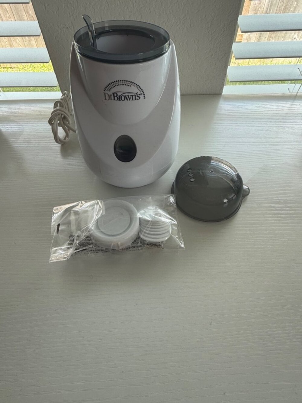 Dr. Browns Deluxe Bottle Warmer & Sterilizer With Accessories Model AC184 White